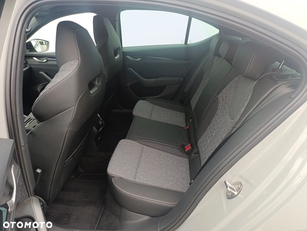 Skoda Octavia 1.5 TSI ACT Sportline - 14