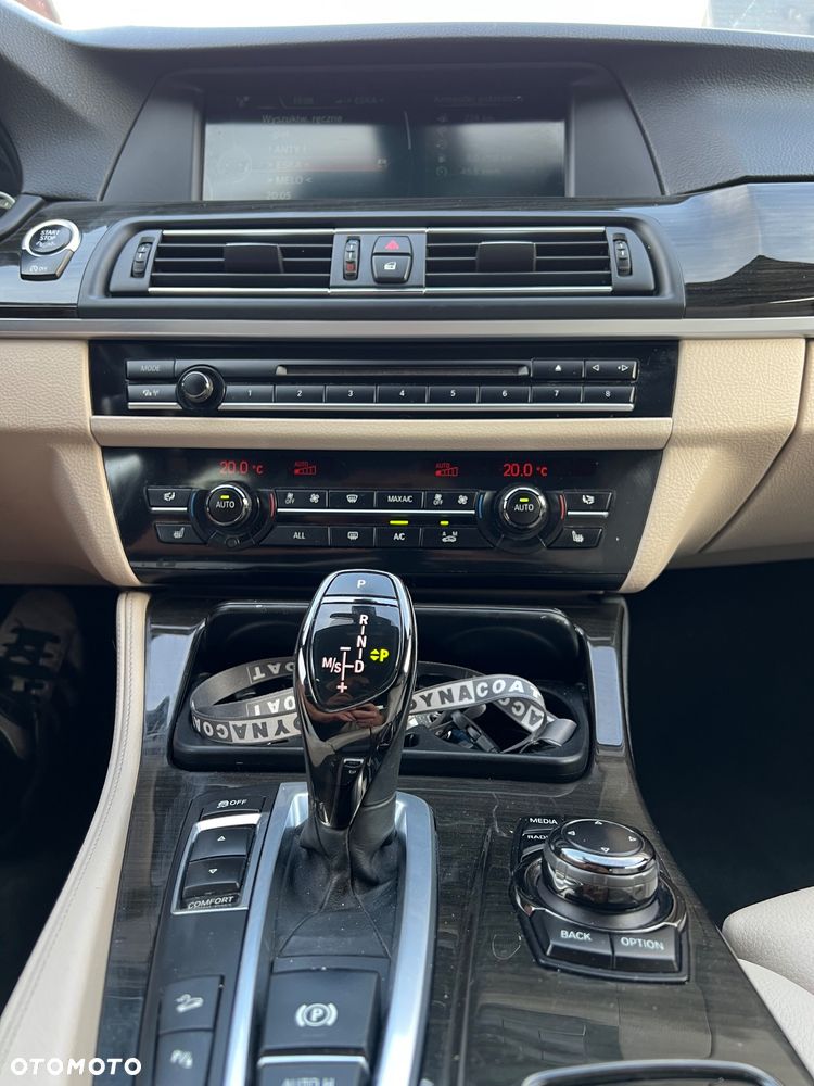 BMW Seria 5 525d xDrive Sport-Aut Modern Line - 7