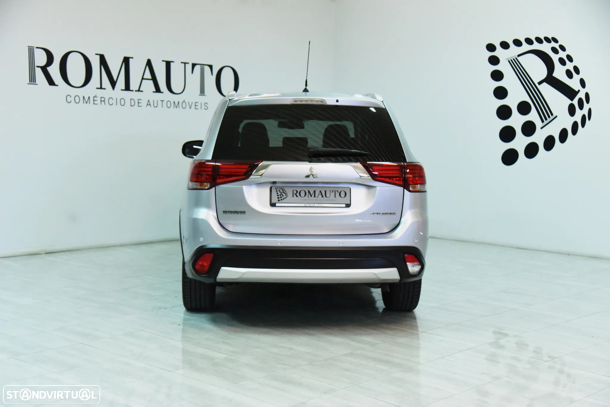 Mitsubishi Outlander 2.2 DI-D Intense+ - 6