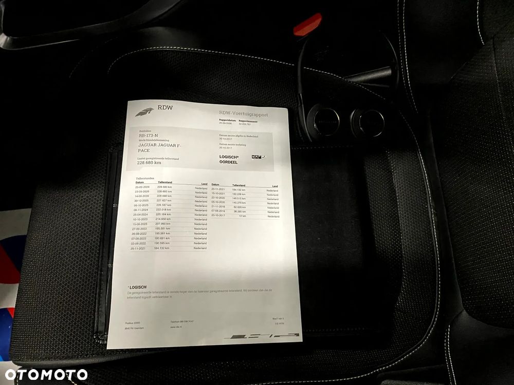 Jaguar F-Pace 20d R-Sport - 30