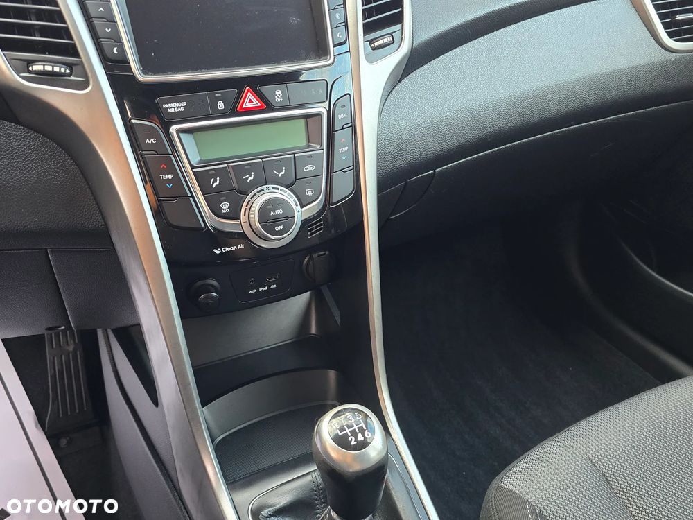 Hyundai i30 blue 1.6 GDI YES Gold - 28