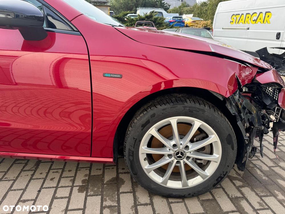 Mercedes-Benz CLA 250 e 8G-DCT Special Edition - 11