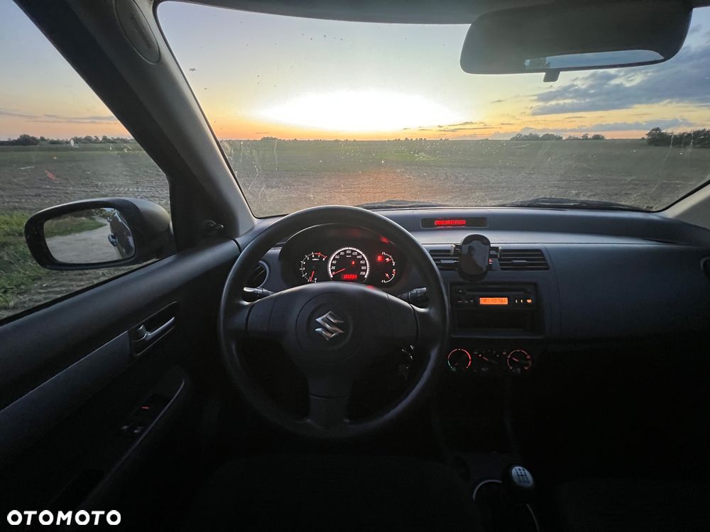 Suzuki Swift 1.3 Sunlight Edition - 16