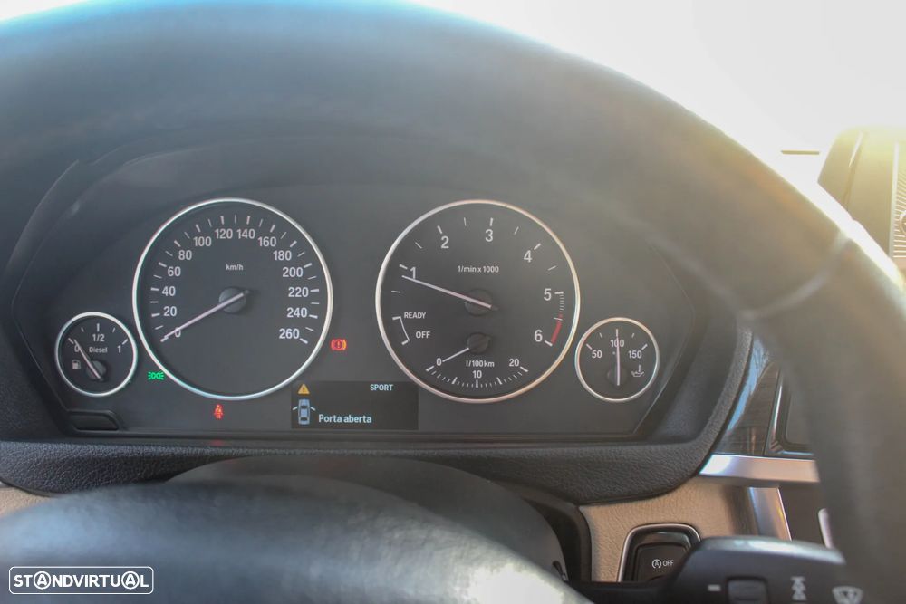 BMW 320 d Line Luxury - 13