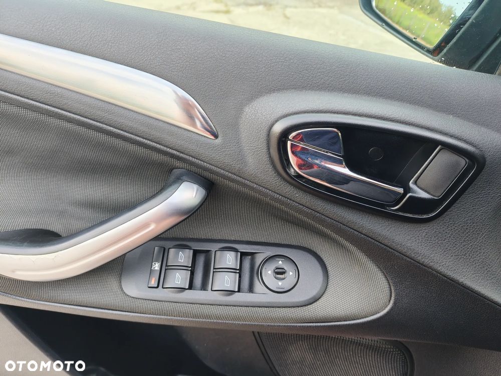 Ford S-Max - 13