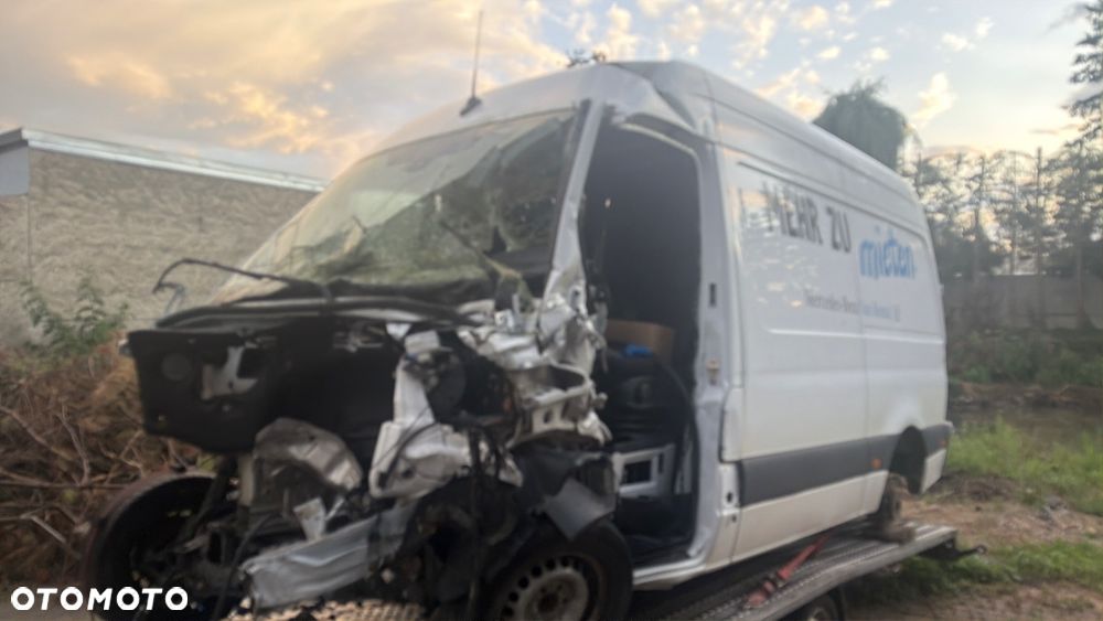 Mercedes-Benz Sprinter - 2