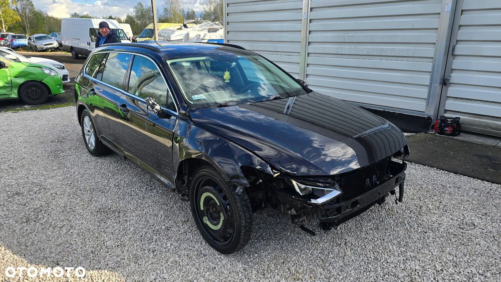 Volkswagen Passat - 2