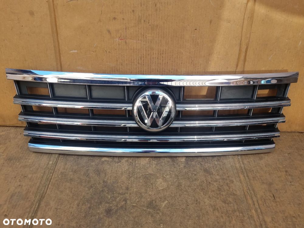 VW TOUAREG III 760 GRILL ATRAPA