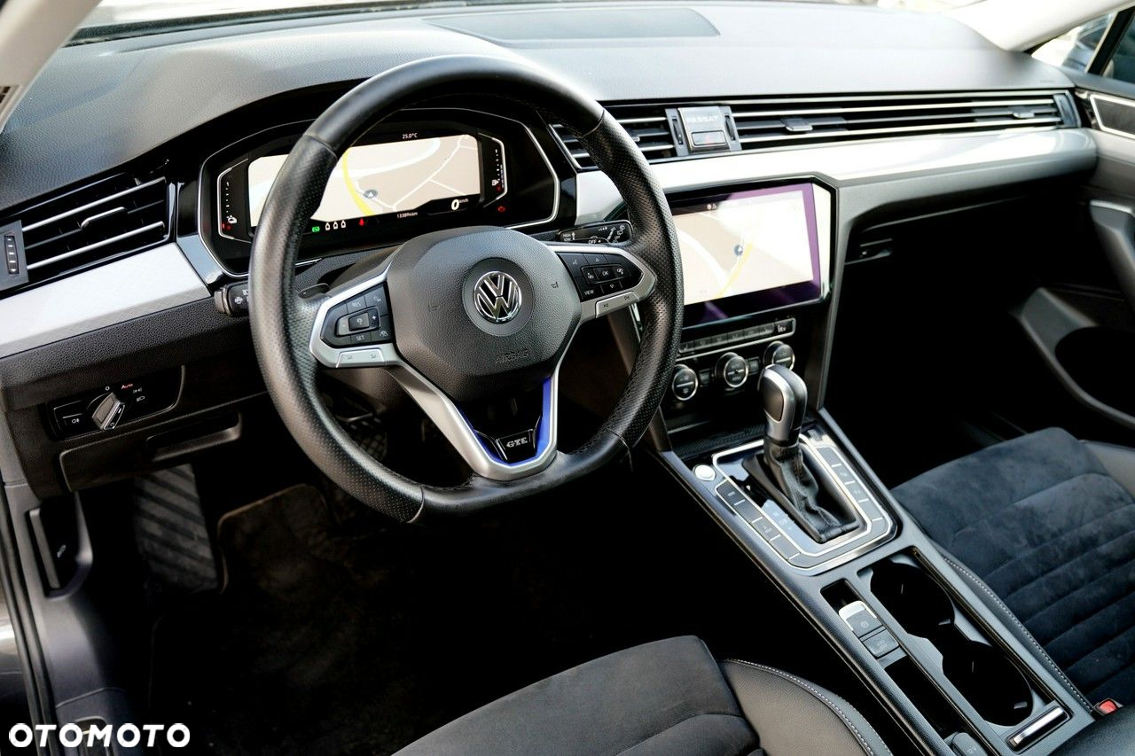 Volkswagen Passat - 33