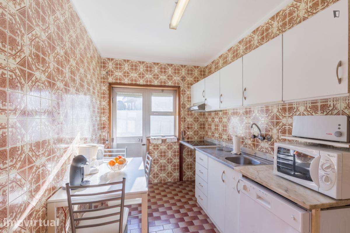 Quarto - localizado em Campanhã Porto - Grande imagem: 4/21