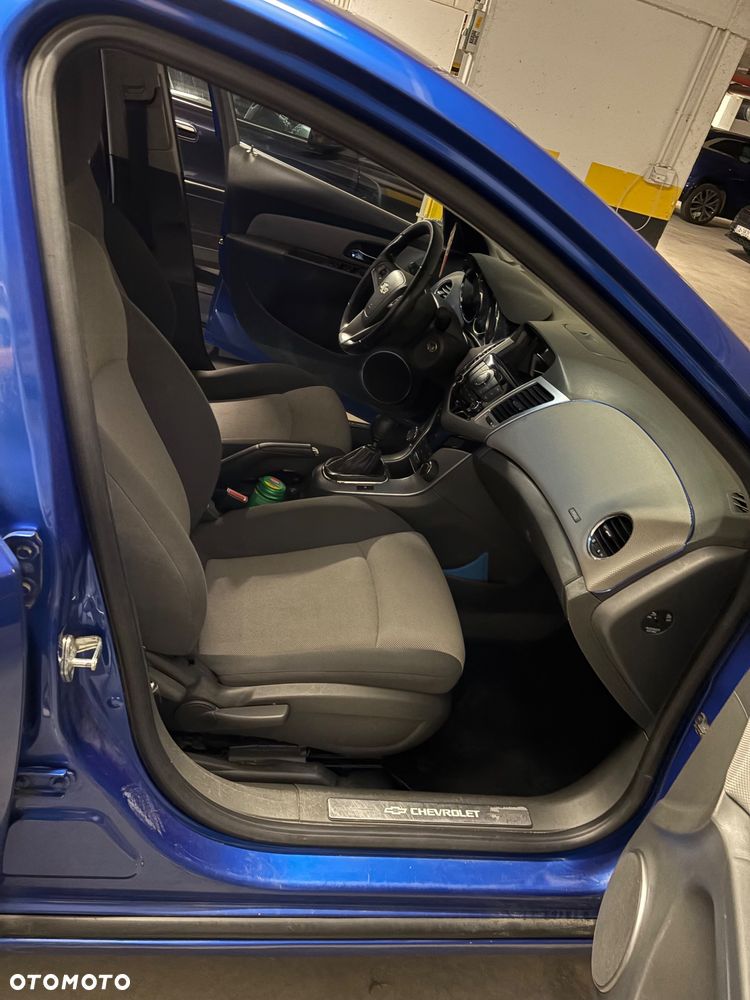 Chevrolet Cruze 1.8 LT - 9