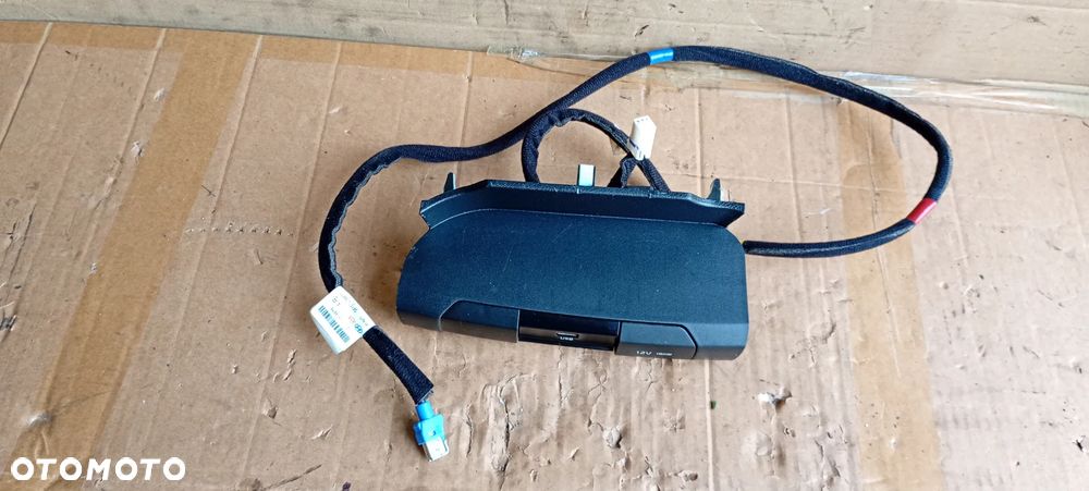 Gniazdo złącze USB Kia Picanto III Lift 84620-G6220CA - 2