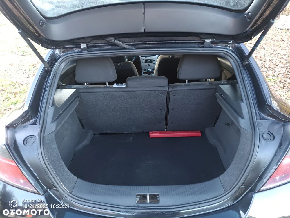 Opel Astra III GTC 1.6 Sport - 4
