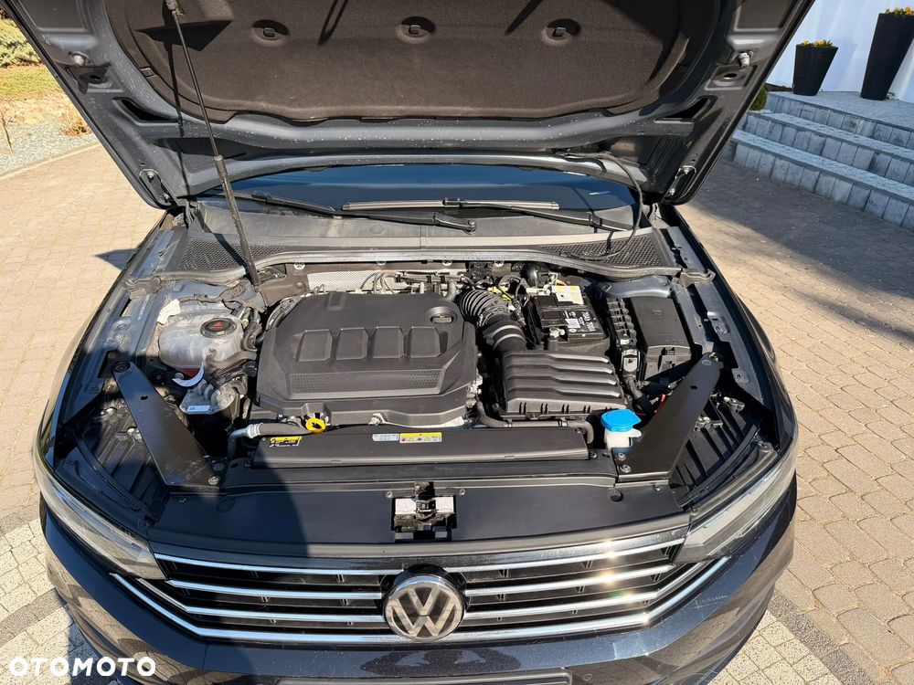 Volkswagen Passat Variant 2.0 TDI SCR DSG Elegance - 24