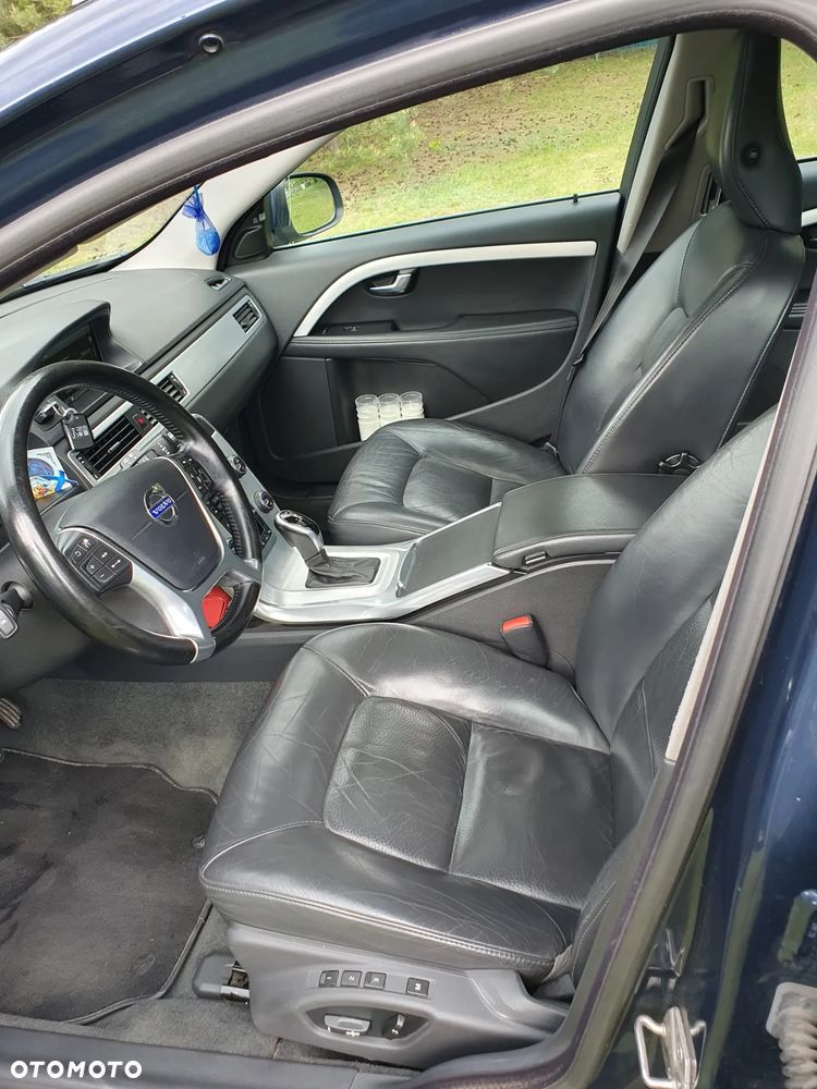 Volvo V70 D2 Momentum - 19