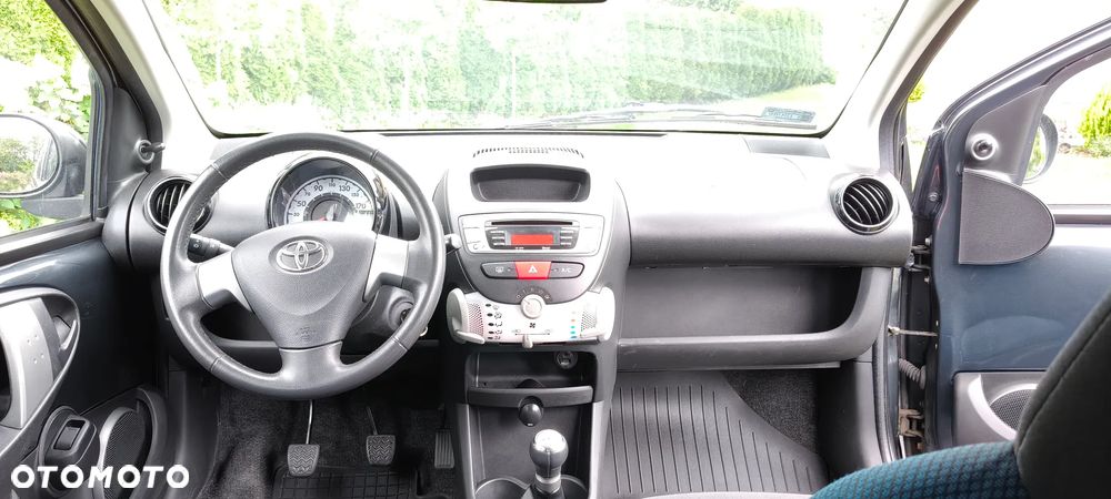 Toyota Aygo Connect - 13