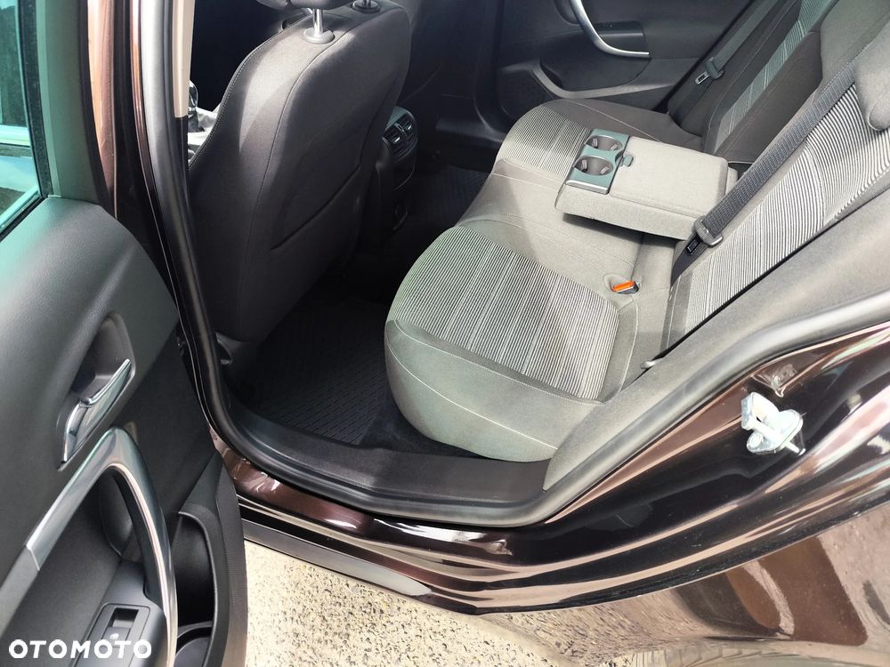 Opel Insignia - 11