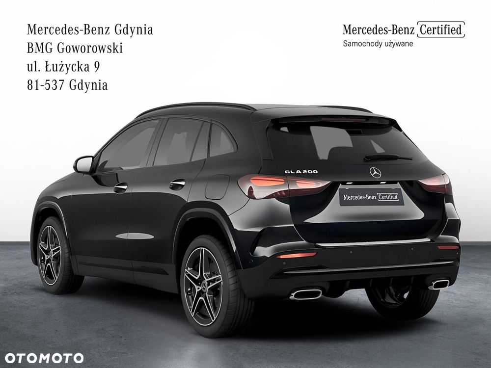 Mercedes-Benz GLA - 4