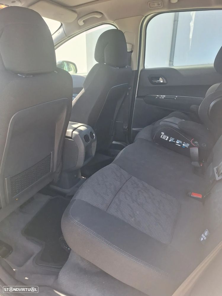 Peugeot 3008 1.6 HDi Executive - 4