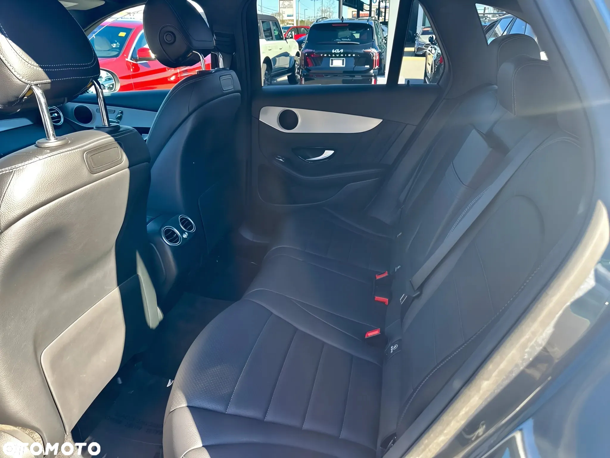 Mercedes-Benz GLC 300 4Matic 9G-TRONIC AMG Line - 11