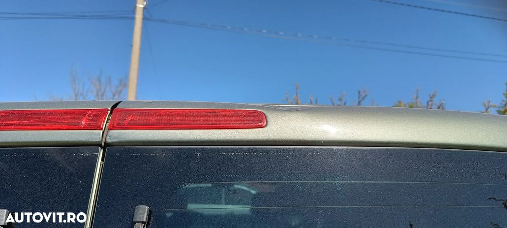 Volkswagen Caravelle - 12