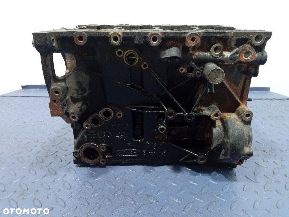 SKODA OCTAVIA III LIFT 17- 2.0 TDI 150KM DFFA BLOK SILNIKA 04L103011 - 3