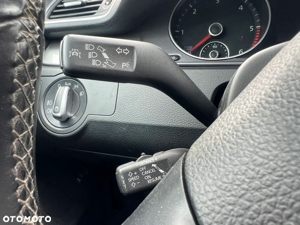 Volkswagen Passat 2.0 TDI BlueMotion Technology Exclusive - 15