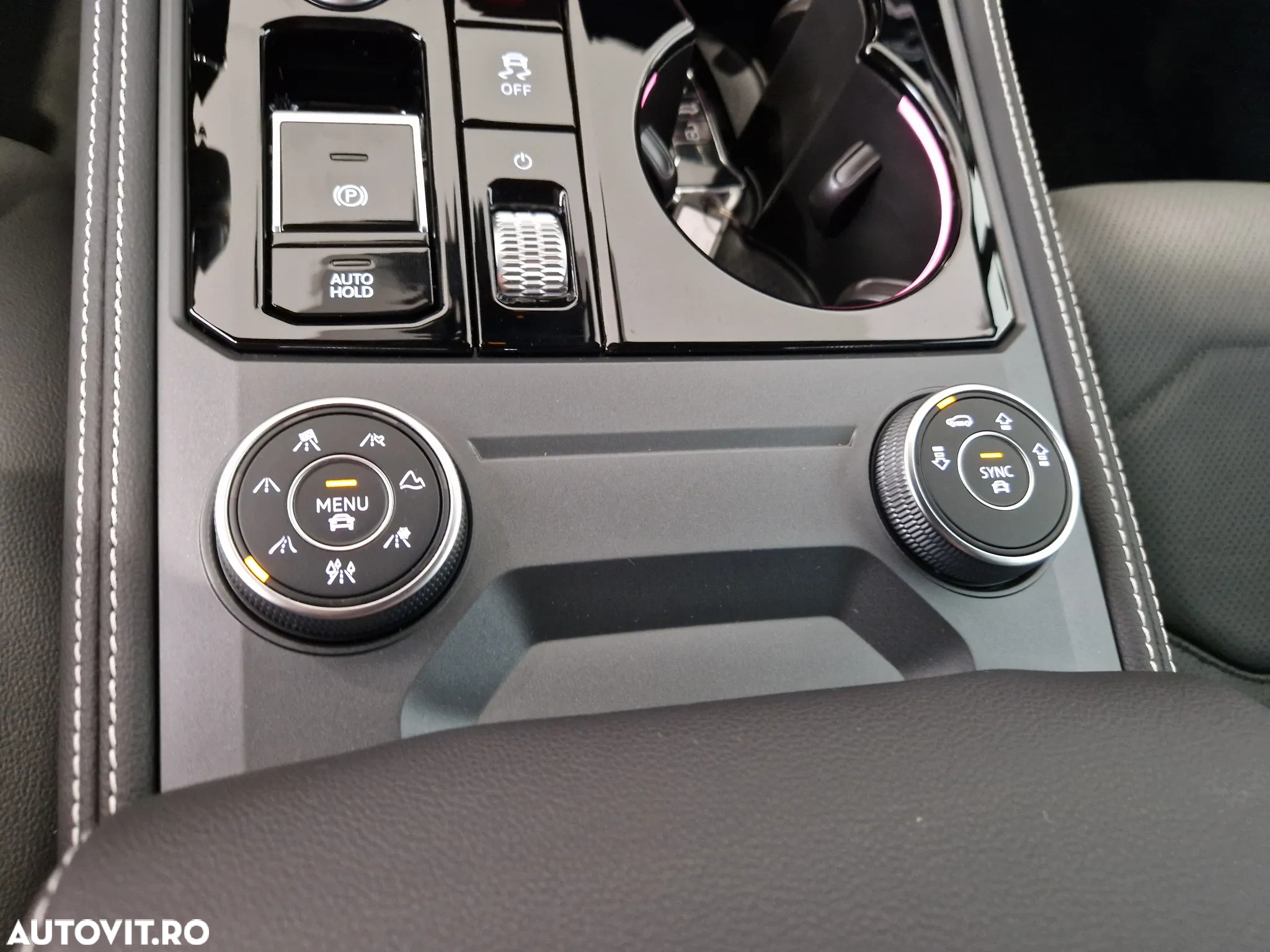 Volkswagen Touareg V6 TDI 4MOTION Elegance - 26