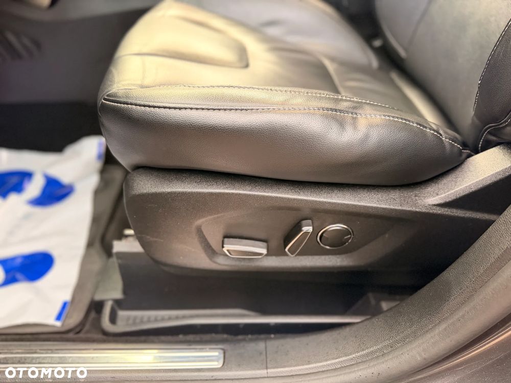 Ford S-Max 2.0 TDCi 4WD Titanium PowerShift - 16