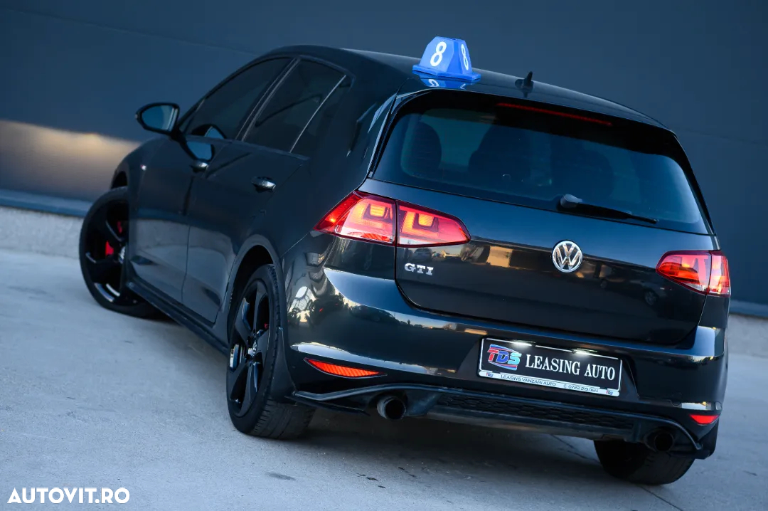 Volkswagen Golf - 3