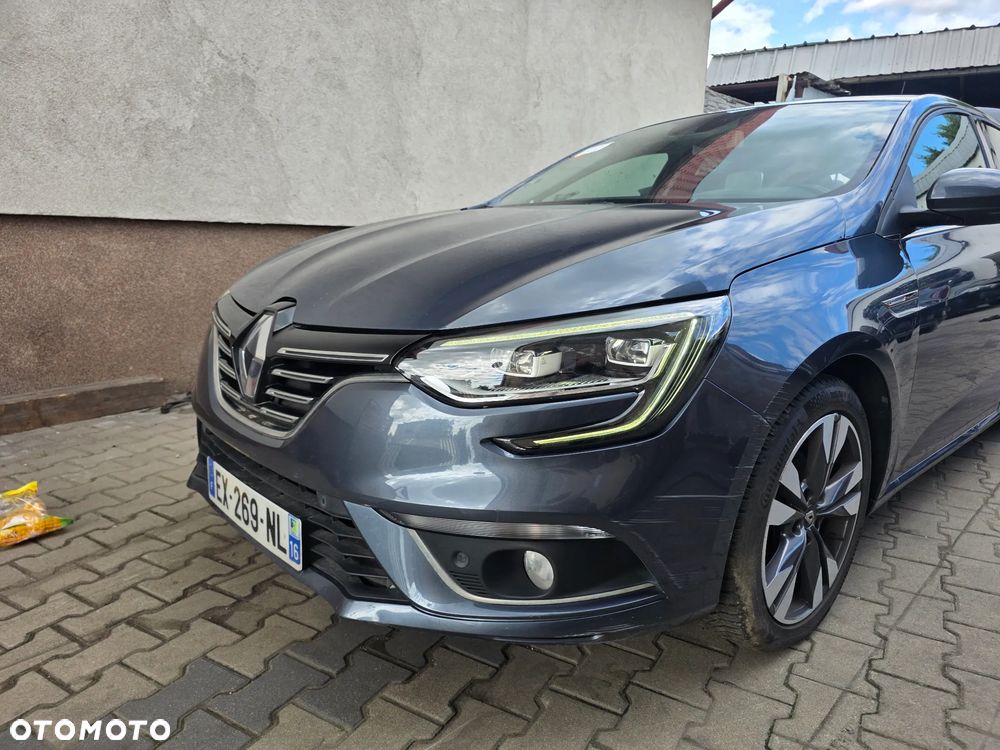 Renault Megane ver-1-4-16v-tce-bose-edition - 4