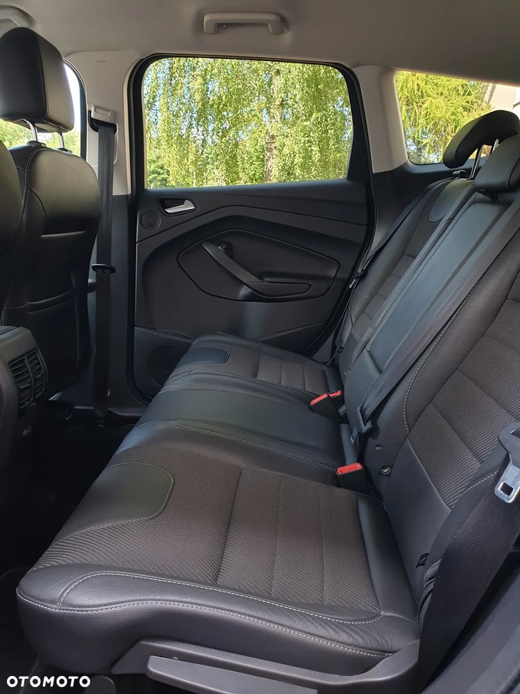 Ford Kuga 2.0 TDCi 4x4 Titanium - 34