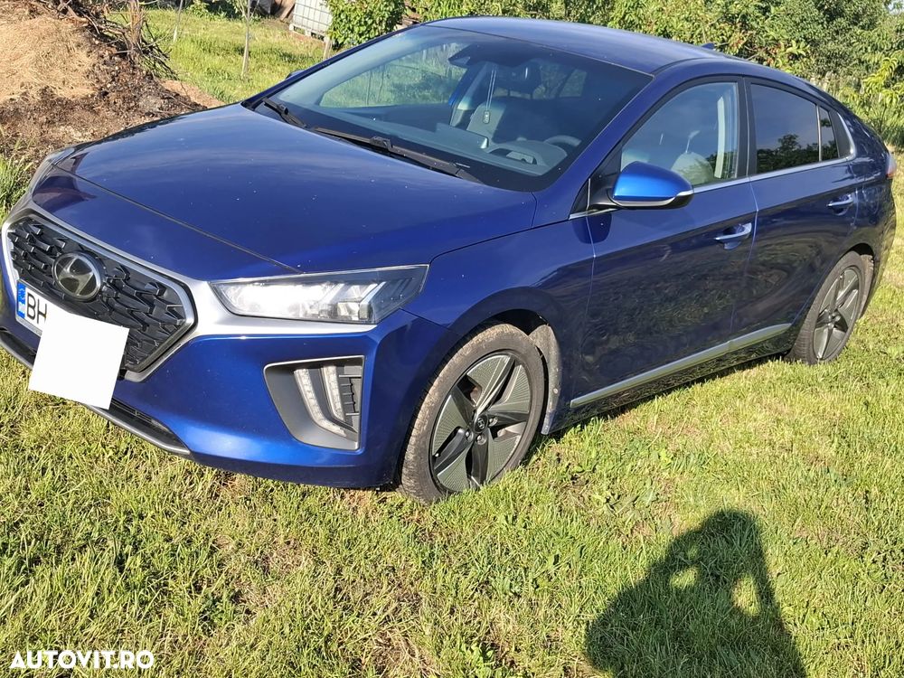 Hyundai IONIQ - 13