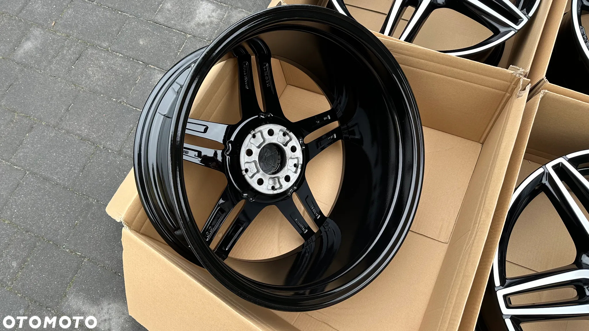 Felgi Mercedes-Benz AMG 9Jx18H2-N Et43 ET49 8Jx18H2 5x112 A2134012100 KOŁA R19 - 4