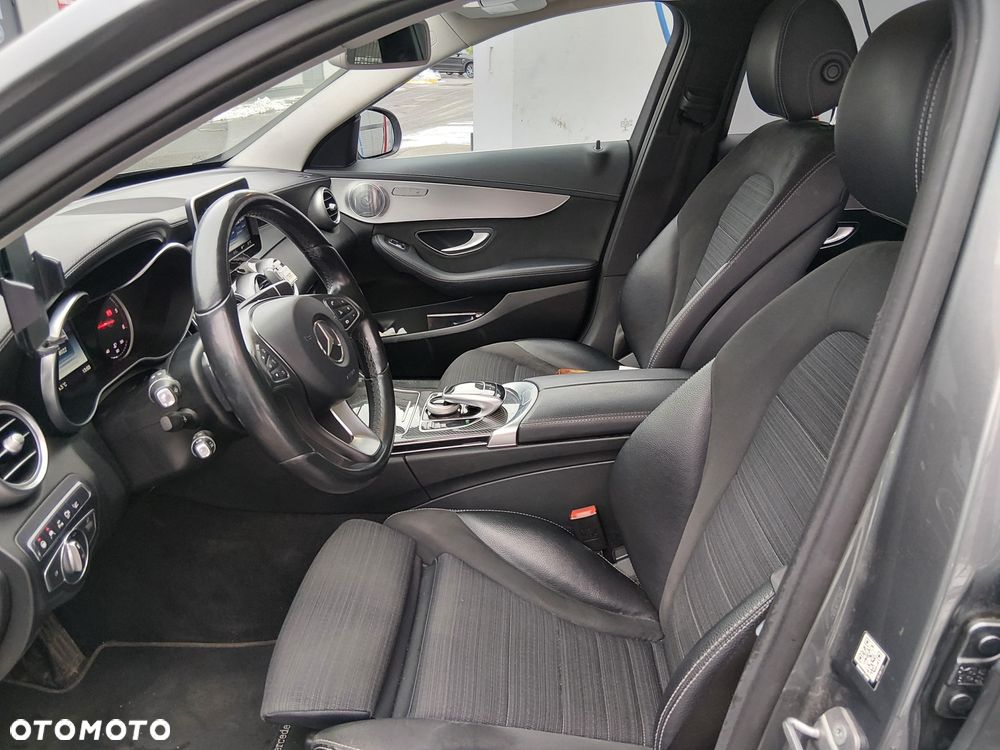 Mercedes-Benz Klasa C 250 d 4-Matic 9G-TRONIC - 33