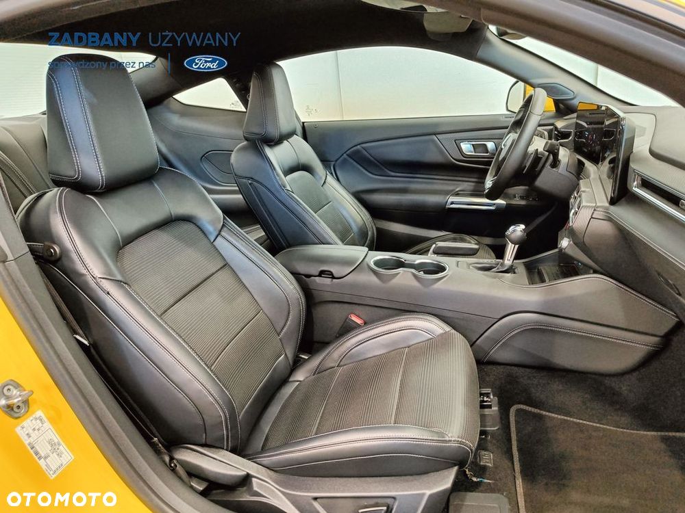 Ford Mustang Fastback 24 - 14