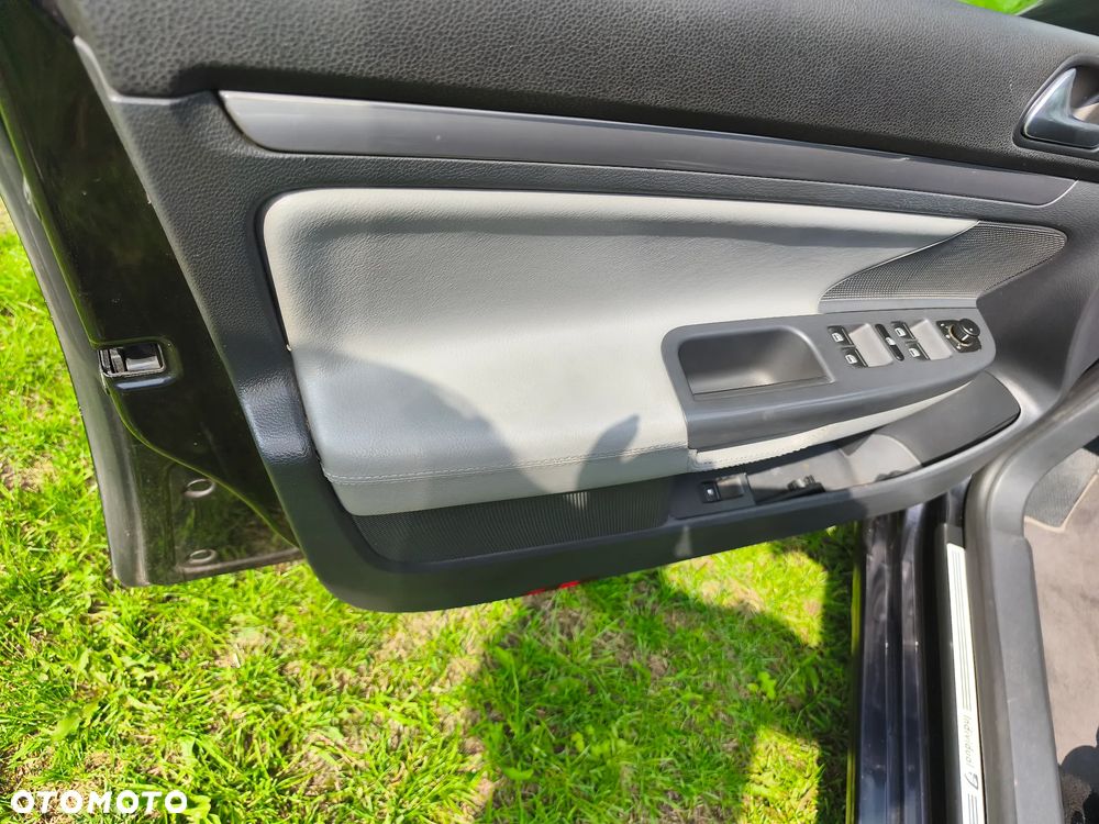 Volkswagen Golf 1.9 TDI 4Motion GT Sport - 16