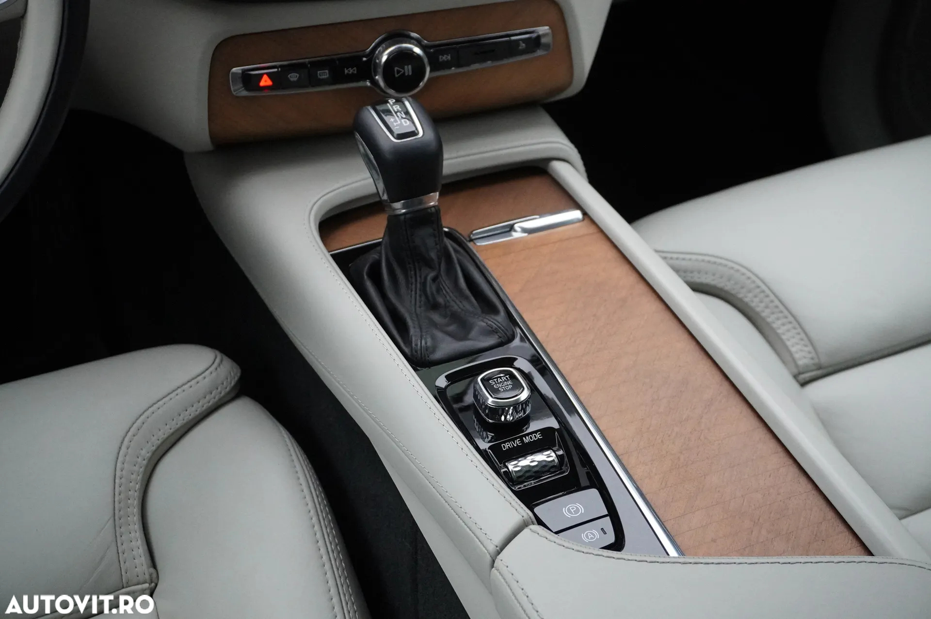 Volvo XC 90 D5 AWD Inscription - 24
