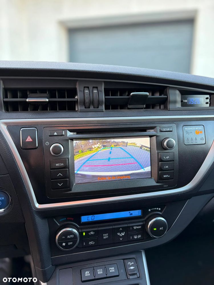 Toyota Auris 1.8 HSD Luna - 25