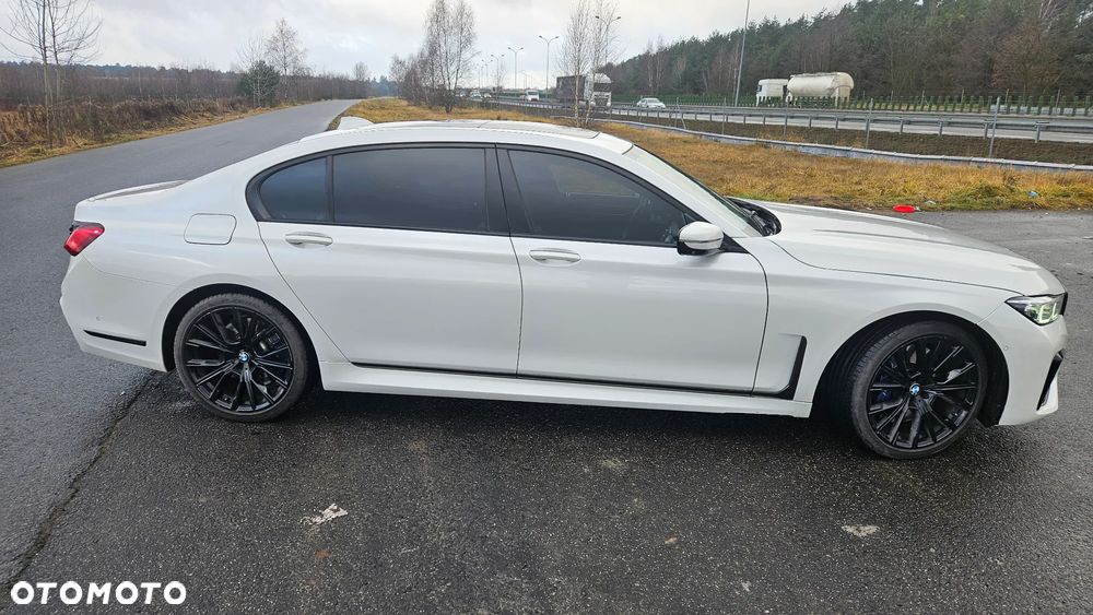 BMW Seria 7 750i xDrive - 5