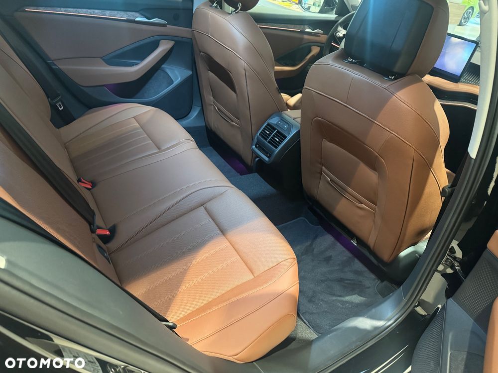 Skoda Superb 2.0 TSI L&K DSG - 9