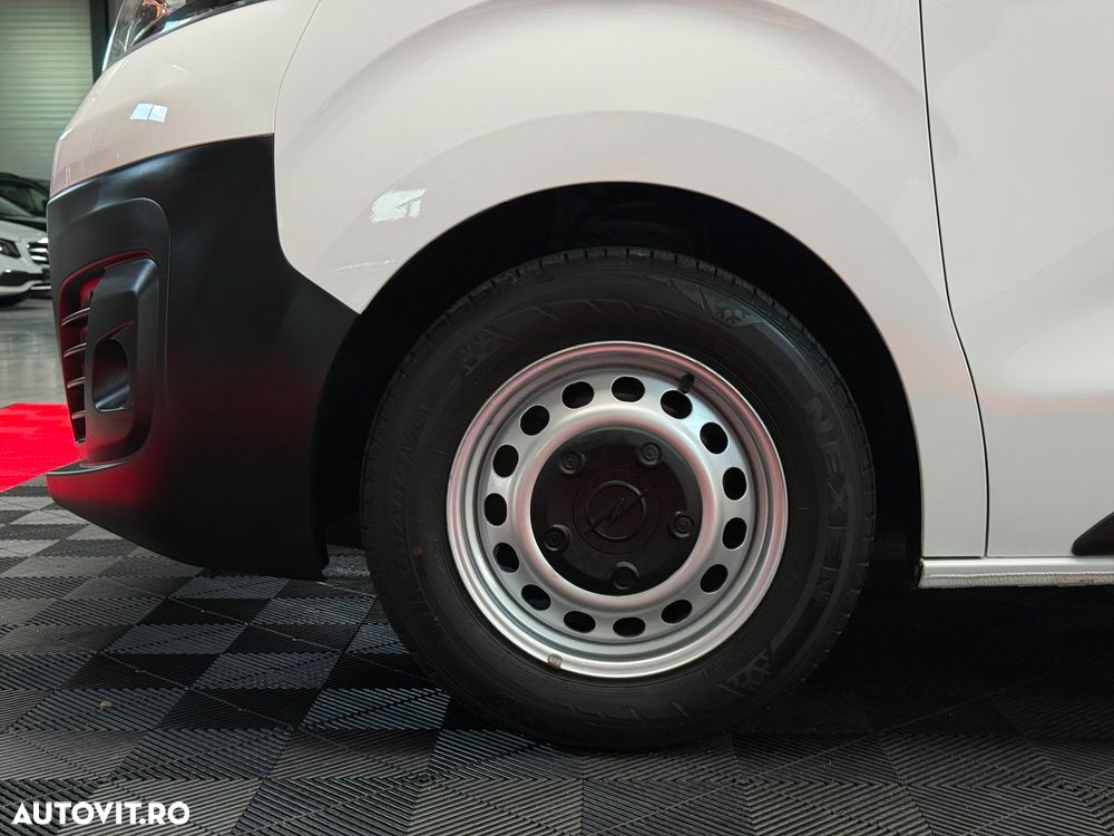 Opel Vivaro - 38