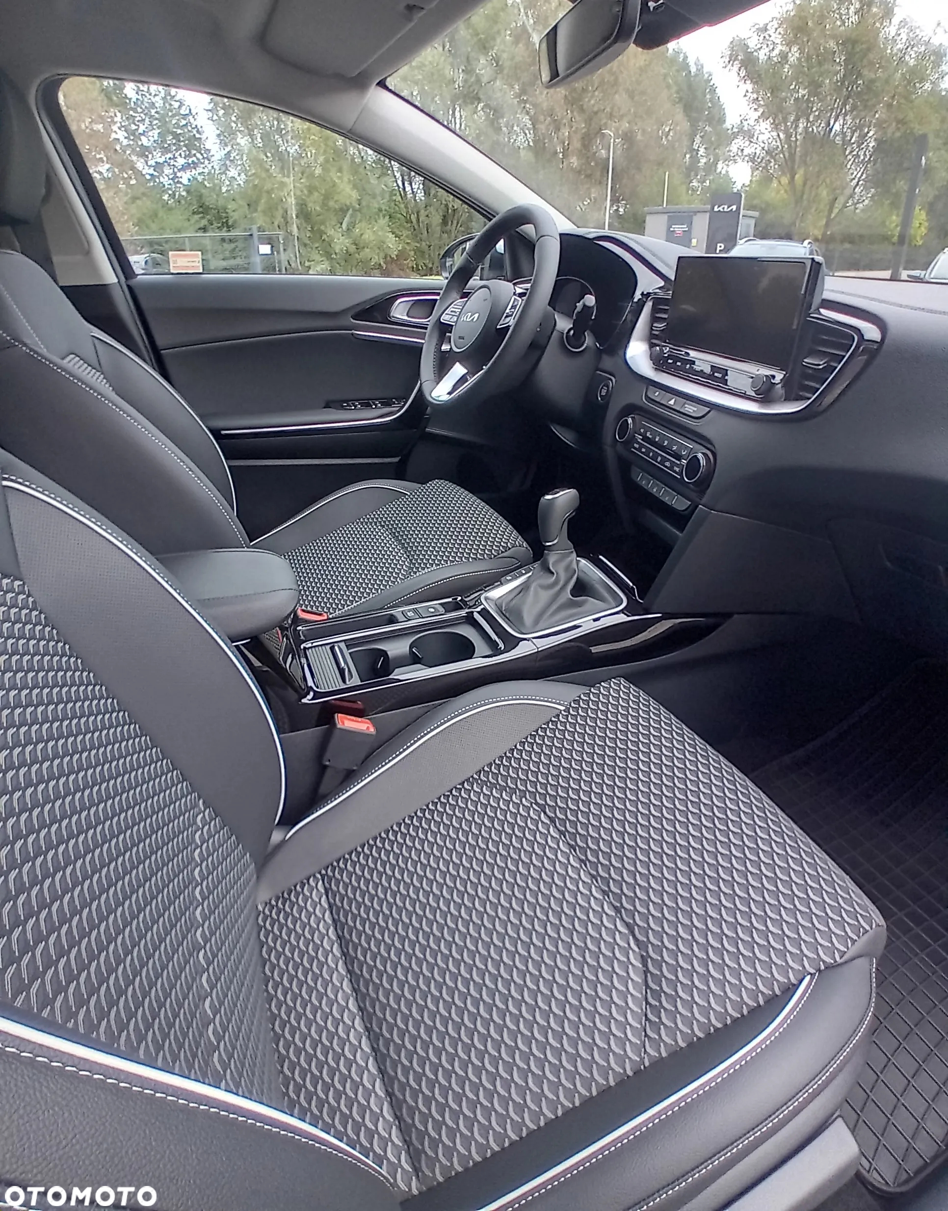 Kia Ceed - 14