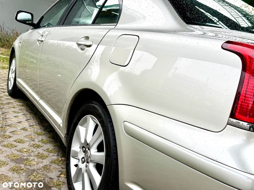 Toyota Avensis 2.0 D-4D Prestige - 12