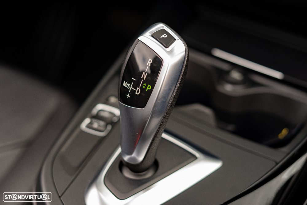 BMW 228 i Auto - 28