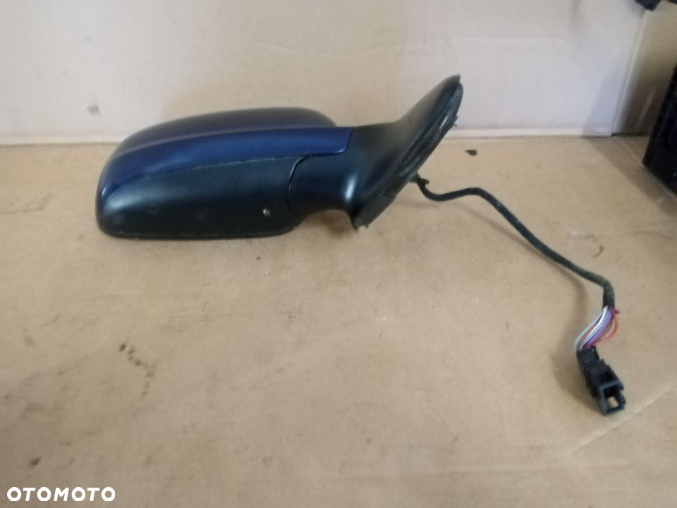 Lusterko zewnętrzne prawe 9 PIN Seat Leon I - 3