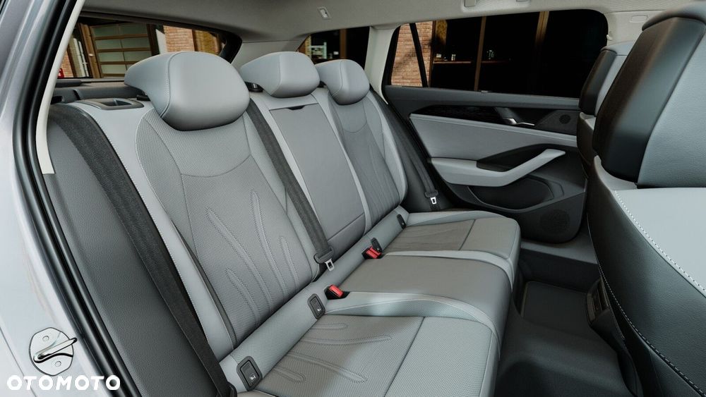 Volkswagen Passat - 12