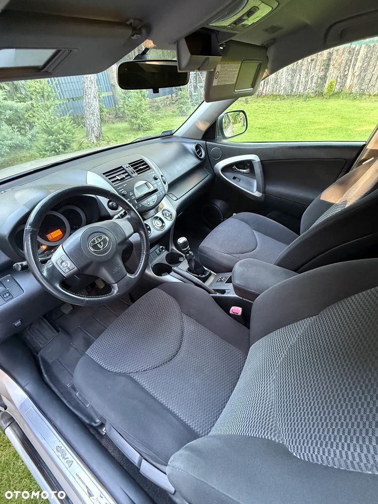 Toyota RAV4 2.2 D-4D Prestige - 10