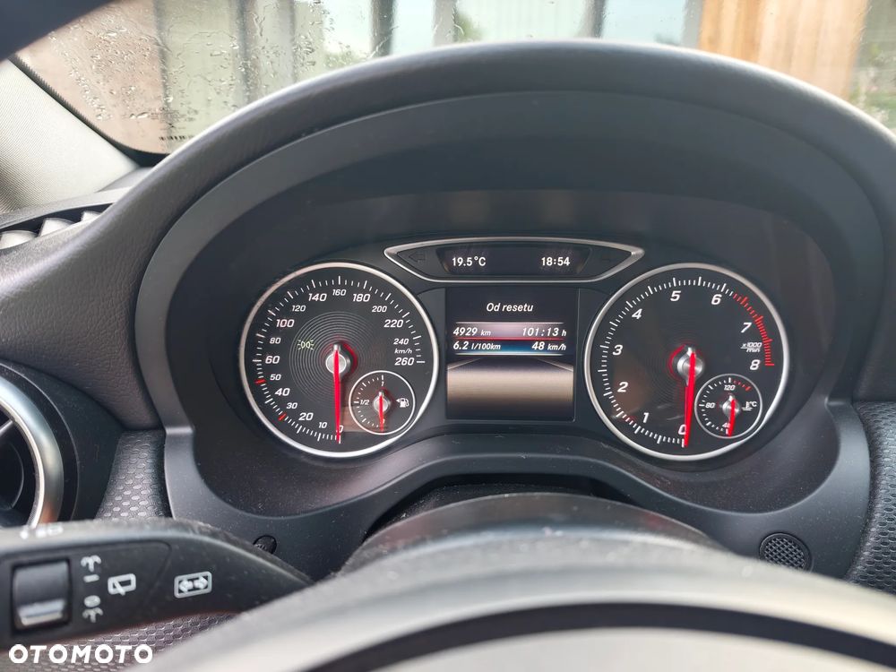 Mercedes-Benz Klasa A 180 BlueEfficiency Edition - 12