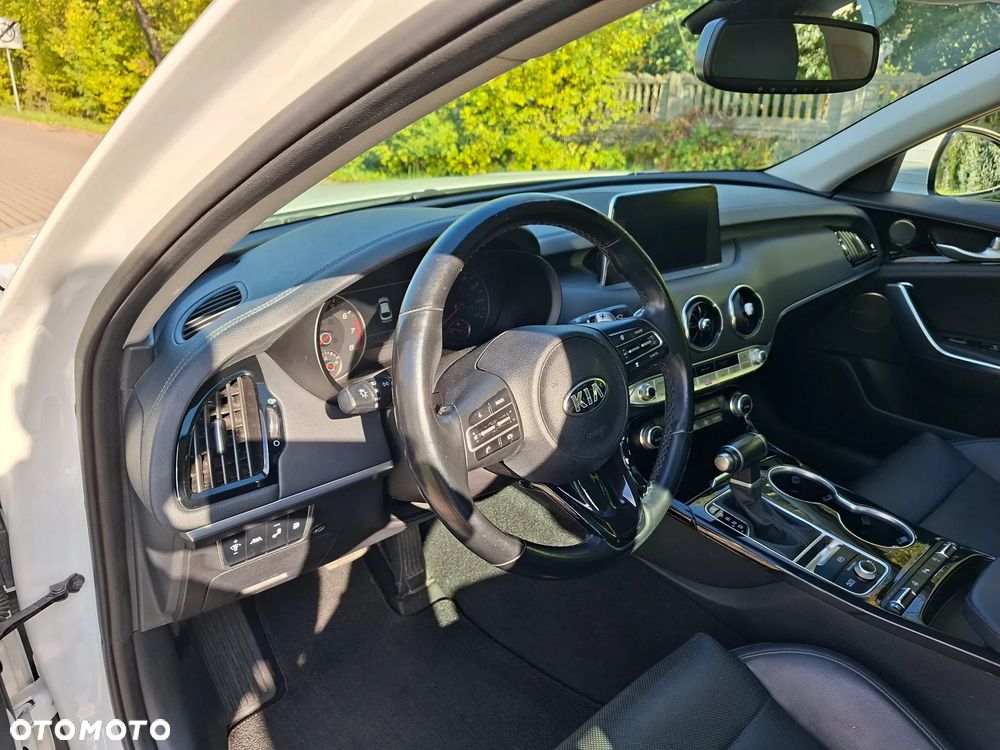 Kia Stinger 2.0 T-GDI L - 12